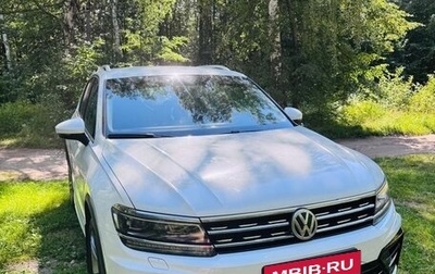 Volkswagen Tiguan II, 2018 год, 3 050 000 рублей, 1 фотография