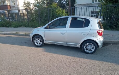 Toyota Yaris I рестайлинг, 2000 год, 240 000 рублей, 3 фотография