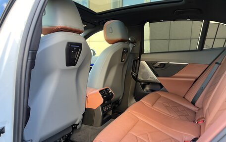 BMW 5 серия, 2024 год, 8 000 000 рублей, 13 фотография
