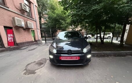 Volkswagen Golf VI, 2009 год, 600 000 рублей, 2 фотография
