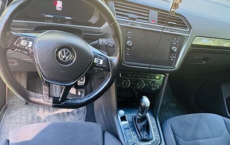 Volkswagen Tiguan II, 2018 год, 3 050 000 рублей, 5 фотография