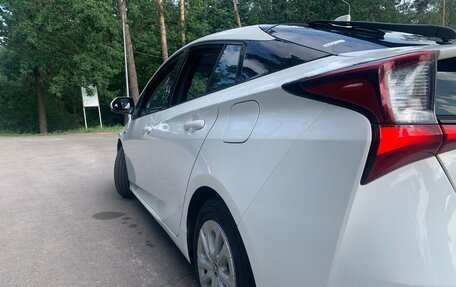Toyota Prius IV XW50, 2019 год, 1 900 000 рублей, 7 фотография