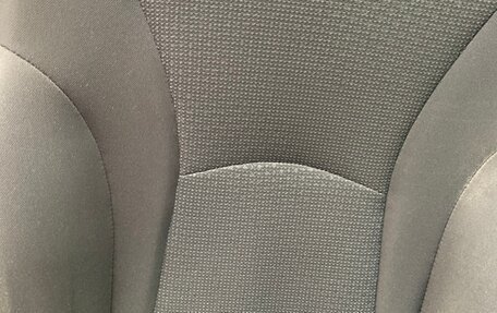 Toyota Prius IV XW50, 2019 год, 1 900 000 рублей, 18 фотография