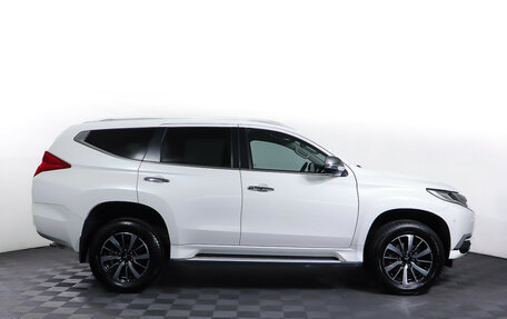 Mitsubishi Pajero Sport III рестайлинг, 2016 год, 2 990 000 рублей, 4 фотография