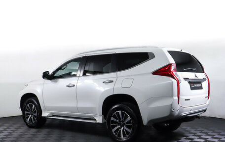 Mitsubishi Pajero Sport III рестайлинг, 2016 год, 2 990 000 рублей, 7 фотография