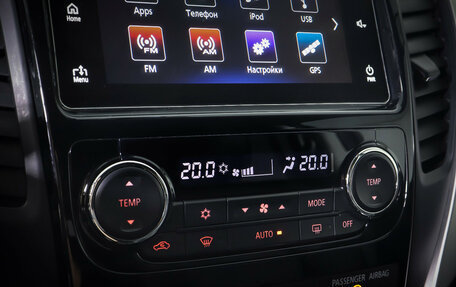 Mitsubishi Pajero Sport III рестайлинг, 2016 год, 2 990 000 рублей, 21 фотография