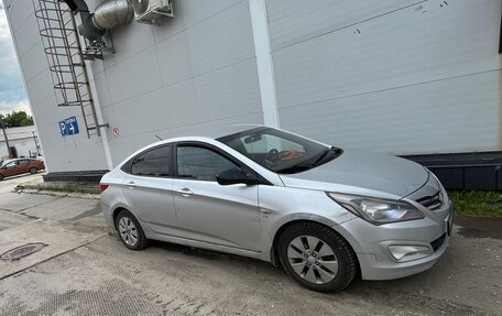 Hyundai Solaris II рестайлинг, 2016 год, 800 000 рублей, 2 фотография