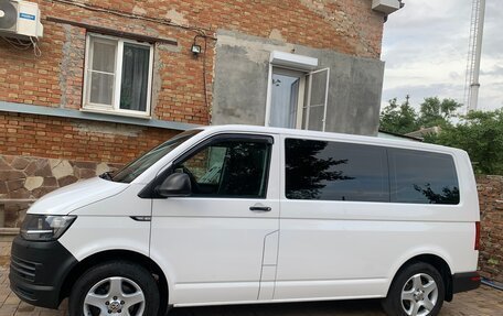 Volkswagen Caravelle T6 рестайлинг, 2016 год, 2 999 000 рублей, 2 фотография
