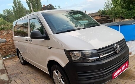 Volkswagen Caravelle T6 рестайлинг, 2016 год, 2 999 000 рублей, 6 фотография