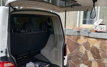 Volkswagen Caravelle T6 рестайлинг, 2016 год, 2 999 000 рублей, 13 фотография