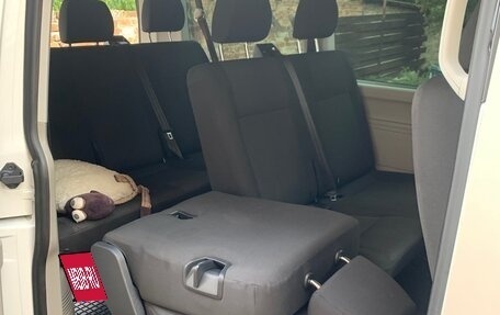Volkswagen Caravelle T6 рестайлинг, 2016 год, 2 999 000 рублей, 11 фотография