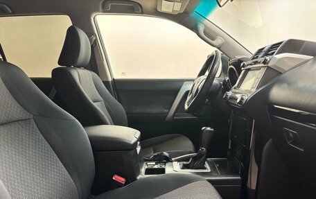 Toyota Land Cruiser Prado 150 рестайлинг 2, 2015 год, 2 987 000 рублей, 12 фотография