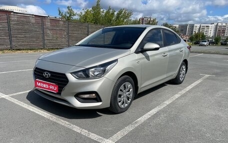 Hyundai Solaris II рестайлинг, 2019 год, 1 350 000 рублей, 1 фотография