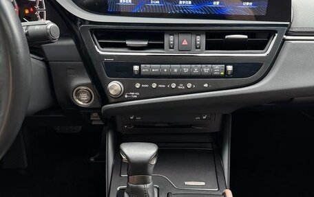 Lexus ES VII, 2021 год, 3 100 000 рублей, 15 фотография