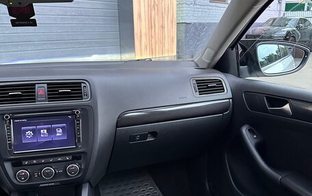 Volkswagen Jetta VI, 2012 год, 930 000 рублей, 14 фотография
