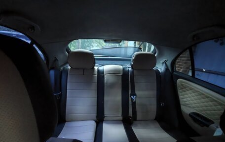 Mitsubishi Carisma I, 2002 год, 330 000 рублей, 10 фотография