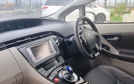 Toyota Prius, 2013 год, 1 400 000 рублей, 6 фотография