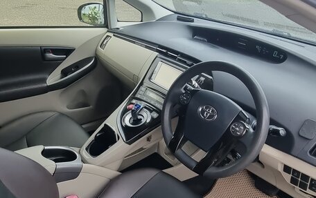 Toyota Prius, 2013 год, 1 400 000 рублей, 8 фотография