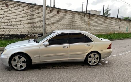 Mercedes-Benz C-Класс, 2003 год, 630 000 рублей, 4 фотография