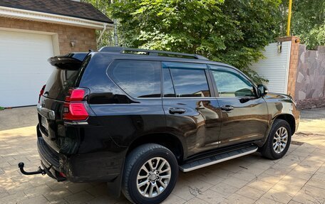 Toyota Land Cruiser Prado 150 рестайлинг 2, 2017 год, 3 790 000 рублей, 4 фотография