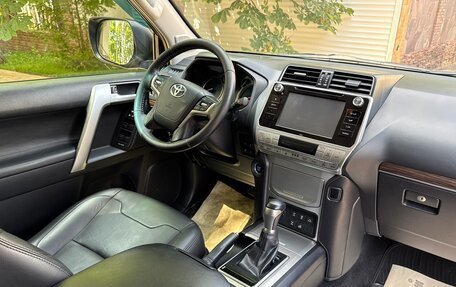 Toyota Land Cruiser Prado 150 рестайлинг 2, 2017 год, 3 790 000 рублей, 7 фотография