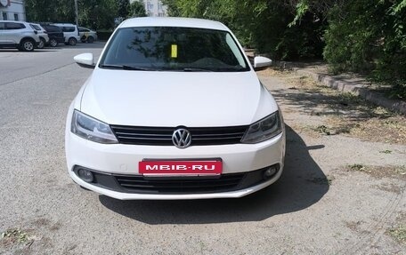 Volkswagen Jetta VI, 2012 год, 940 000 рублей, 2 фотография