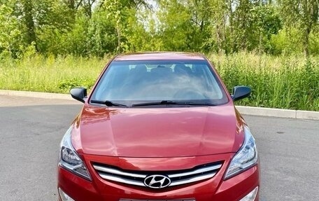 Hyundai Solaris II рестайлинг, 2015 год, 1 030 000 рублей, 2 фотография