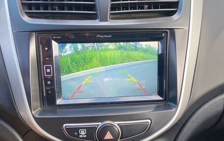 Hyundai Solaris II рестайлинг, 2015 год, 1 030 000 рублей, 13 фотография