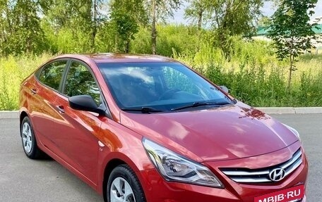 Hyundai Solaris II рестайлинг, 2015 год, 1 030 000 рублей, 3 фотография