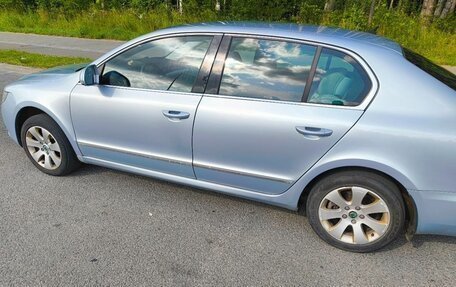Skoda Superb III рестайлинг, 2010 год, 900 000 рублей, 3 фотография