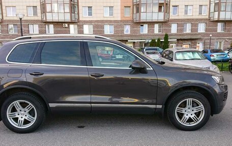 Volkswagen Touareg III, 2011 год, 1 700 000 рублей, 3 фотография