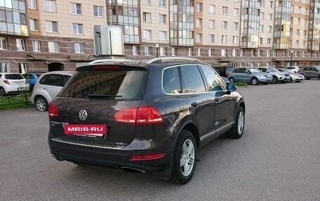 Volkswagen Touareg III, 2011 год, 1 700 000 рублей, 4 фотография