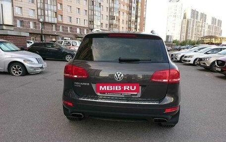 Volkswagen Touareg III, 2011 год, 1 700 000 рублей, 5 фотография