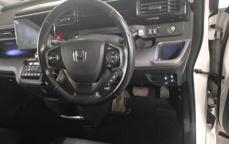 Honda Stepwgn IV, 2015 год, 2 060 000 рублей, 15 фотография