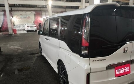 Honda Stepwgn IV, 2015 год, 2 060 000 рублей, 5 фотография