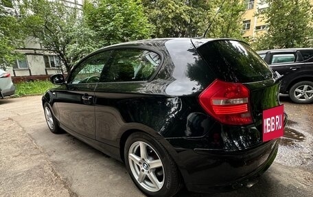 BMW 1 серия, 2011 год, 1 075 000 рублей, 3 фотография