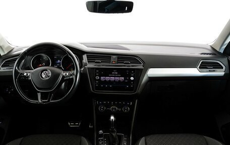 Volkswagen Tiguan II, 2017 год, 1 729 000 рублей, 10 фотография