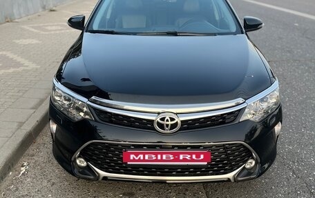Toyota Camry, 2017 год, 2 300 000 рублей, 2 фотография