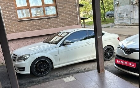 Mercedes-Benz C-Класс, 2011 год, 1 240 000 рублей, 2 фотография