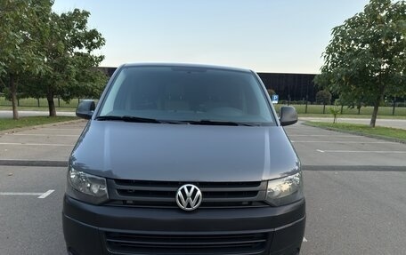 Volkswagen Transporter T5 рестайлинг, 2013 год, 1 800 000 рублей, 3 фотография