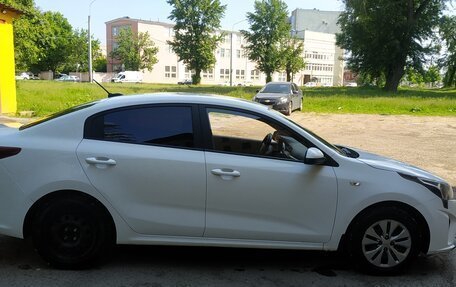 KIA Rio IV, 2021 год, 1 200 000 рублей, 6 фотография