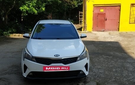 KIA Rio IV, 2021 год, 1 200 000 рублей, 5 фотография
