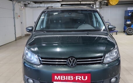 Volkswagen Touran III, 2011 год, 749 990 рублей, 2 фотография