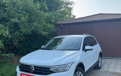 Volkswagen Tiguan II, 2020 год, 2 100 000 рублей, 1 фотография