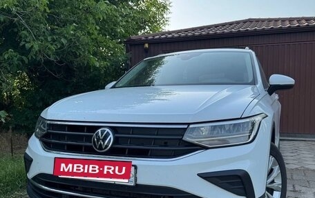 Volkswagen Tiguan II, 2020 год, 2 100 000 рублей, 7 фотография