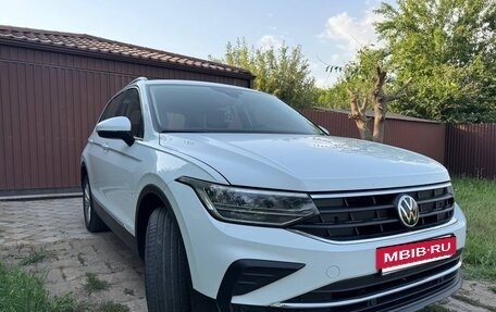 Volkswagen Tiguan II, 2020 год, 2 100 000 рублей, 8 фотография