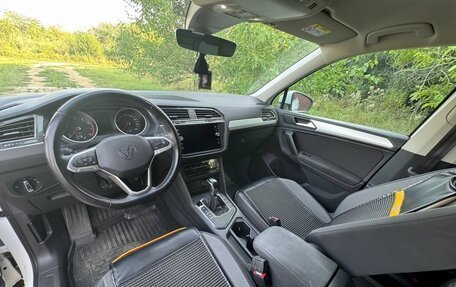 Volkswagen Tiguan II, 2020 год, 2 100 000 рублей, 11 фотография