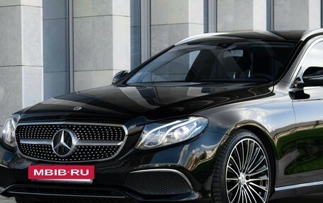 Mercedes-Benz E-Класс, 2020 год, 2 695 000 рублей, 3 фотография