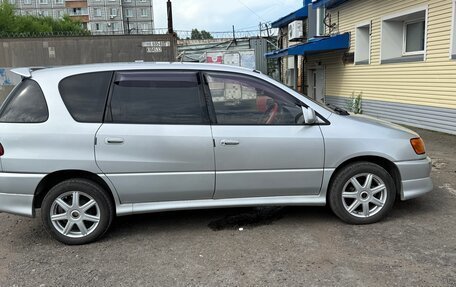 Toyota Ipsum II, 2001 год, 600 000 рублей, 6 фотография