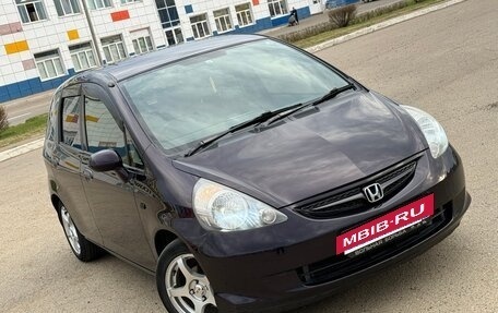 Honda Fit III, 2006 год, 575 000 рублей, 2 фотография